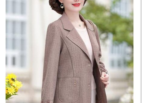 55岁女人穿什么更显气质，45岁到55岁穿什么高档女装！